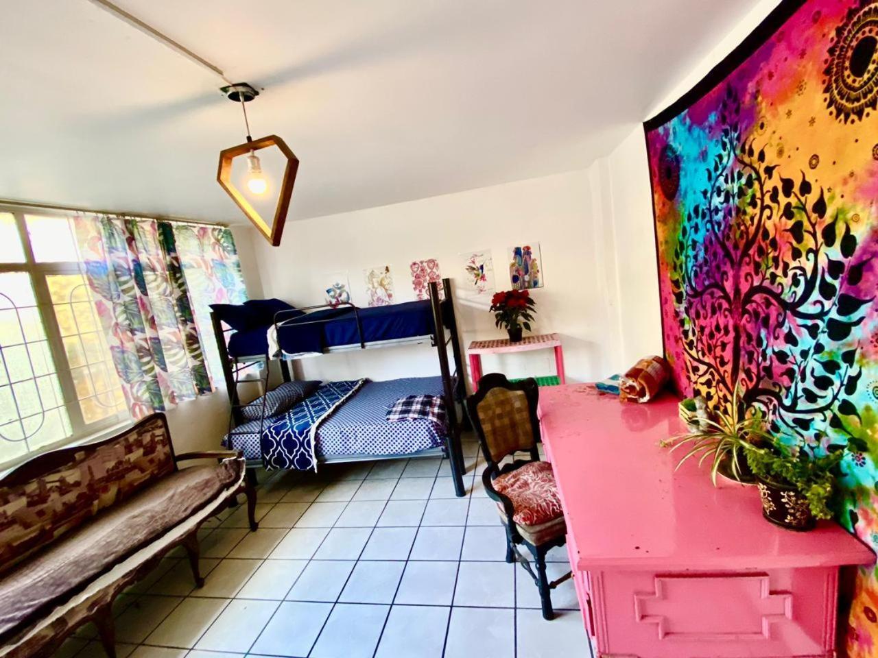 Free Spirit Hostel กัวดาลาฮารา ภายนอก รูปภาพ