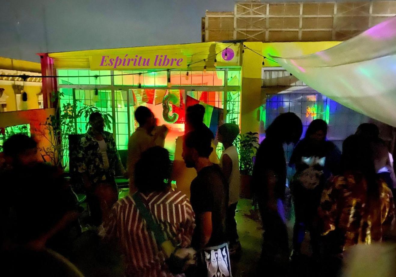 Free Spirit Hostel กัวดาลาฮารา ภายนอก รูปภาพ